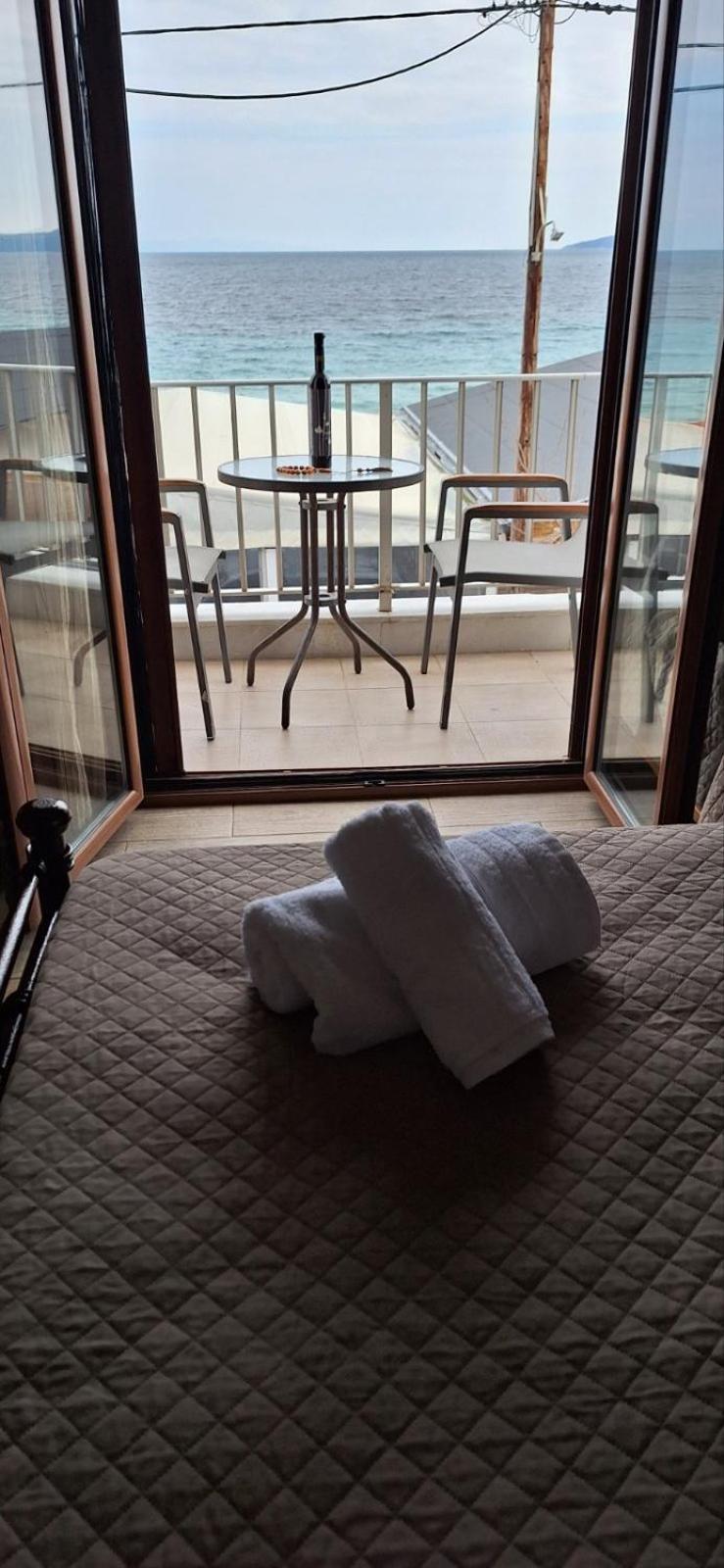 Diolkos Apartement Nea Roda Oda fotoğraf